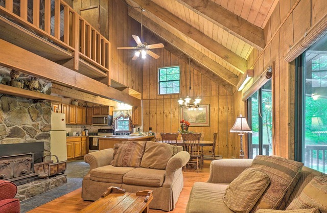 Pet-Friendly Topton Home w/ Furnished Deck!