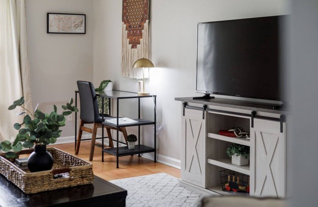 Pet-Friendly Union Hall Gem | King Bed Big Fenced Yard