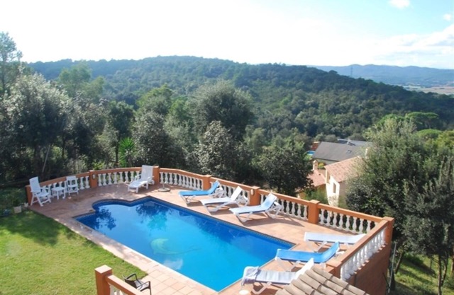 Pet-Friendly "Villa Casa Dolores Style Catalan" with Mountain View, Pool & Wi-Fi
