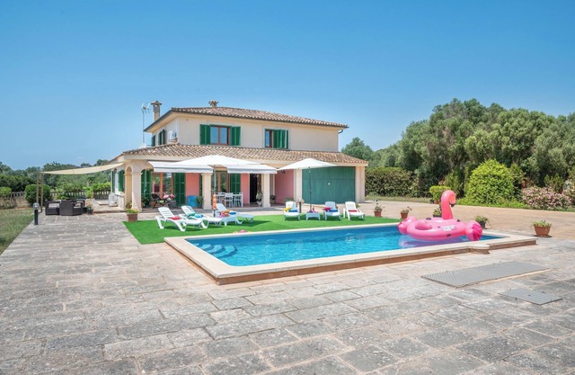 Pet-Friendly Villa Mallorca Paradise with Mountain View, Pool, Garden & Wi-Fi