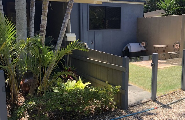 pet friendly water front 1 x bed apartment