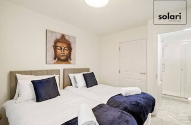 Peterborough Serviced Accommodation - Lux 2 Bed Apartment | Solari Living