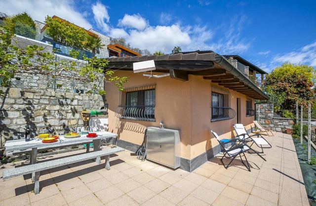 Petit Cadeau - Happy Rentals