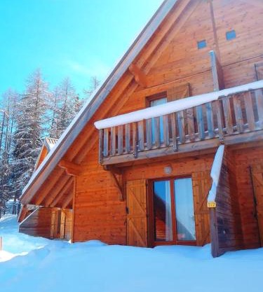 Petit Chalet 5 pers piscine sauna 2 chambres