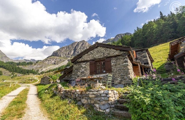 PETIT CHALET - SAINT ANDRE