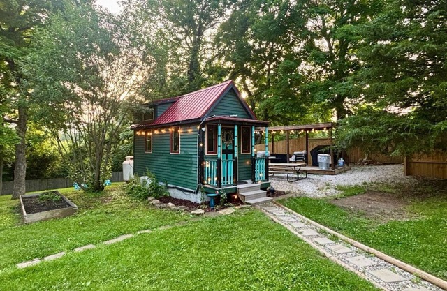Petite Bloom Hoosier Retreat