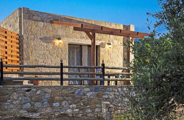 Petrakis Cretan Homes "KIPOS"