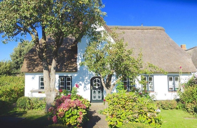Petrine`s Hüs - The Petrine/s Hüüs is situated on the outskirts of Midlum.
