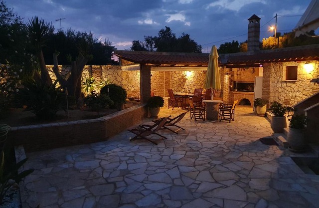Petrino guesthouse Gialova