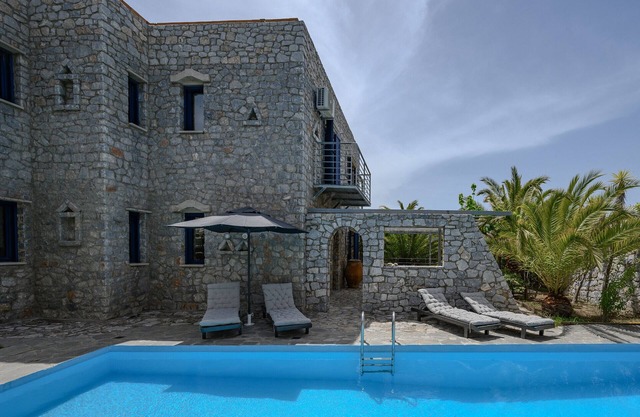 Petritis,serene villa,pool,Near taverns,Crete,Greece