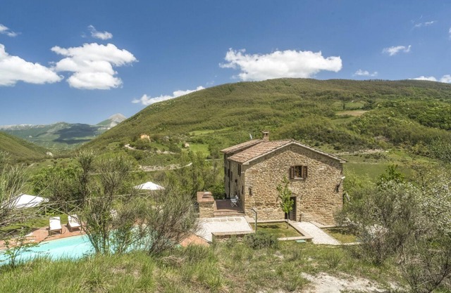 Petronella - Three Bedroom Villa, Sleeps 6