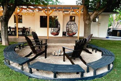 Pets BBQ Fire-pit Near Downtown St George