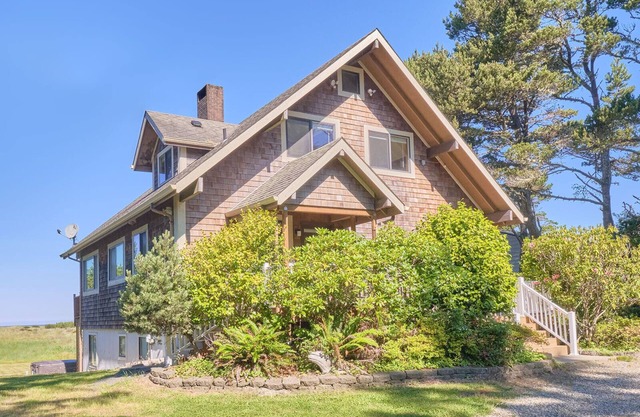 Pets OK, OCEAN VIEW, Beach Path, HOT TUB, Large Yard (FirstM)