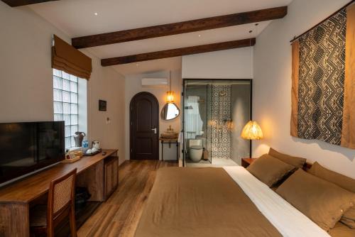 Phen Art House, Artistic Living in the Heart of Old Quarter