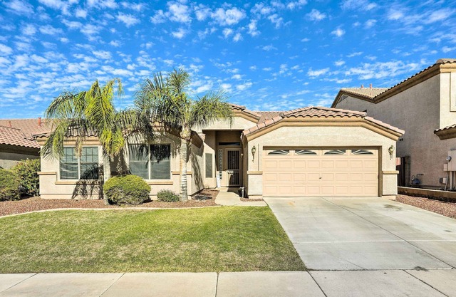 Phoenix Home: Ping Pong Table, Private Yard!