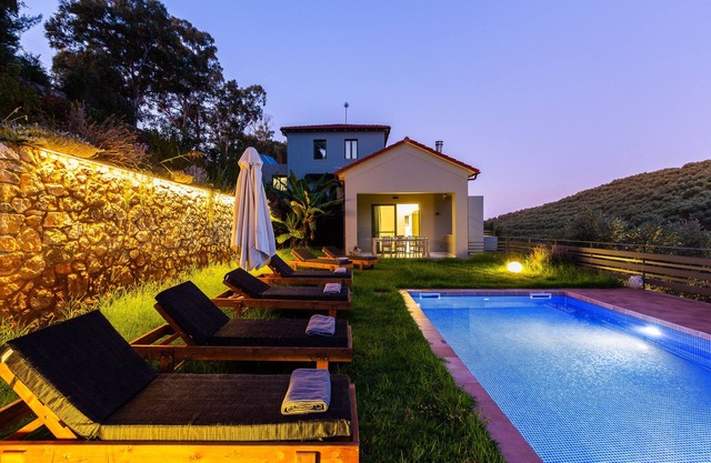 Physis Villas | Villa Thalia Private Pool with Vineyard