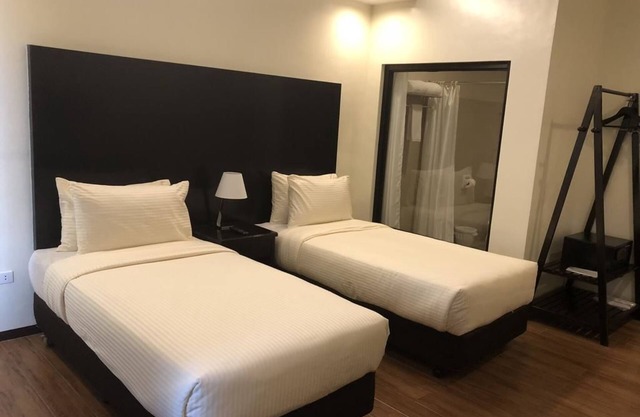 Piña Suites