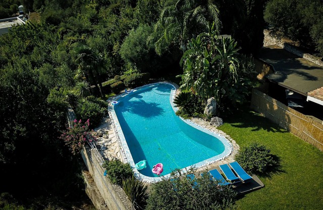 Piccolo Paradiso, elegant villa with swimming pool, sea view, between Rome and Naples