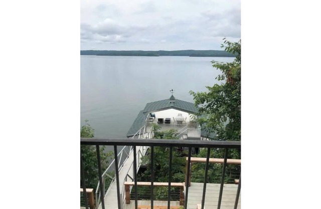 Pickwick Lake Waterfront Home with stunning view