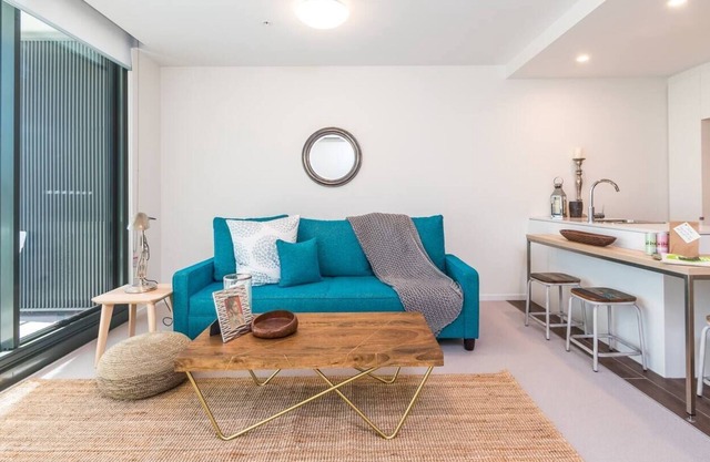Picture Perfect Hamilton Footsteps to Harbour