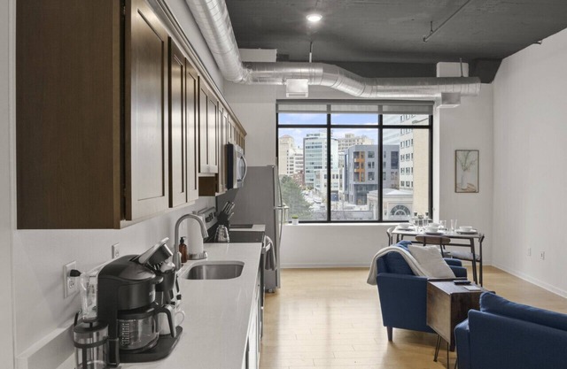 Picturesque City Loft
