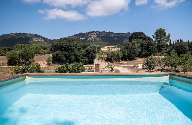 Picturesque country house with private forest. Only 3 km. from Llucmajor