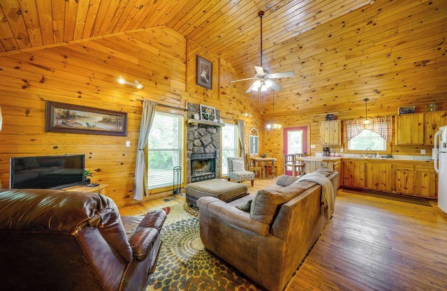 Picturesque Oklahoma Cabin on 80 Acres w/Views!