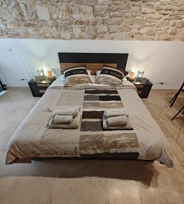 pied-à-terre 13