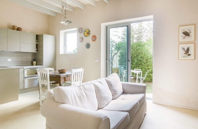 Pietra Leccese apartment