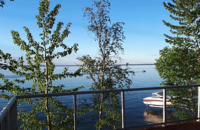 Pigeon Lake Alberta Lakefront cabin
