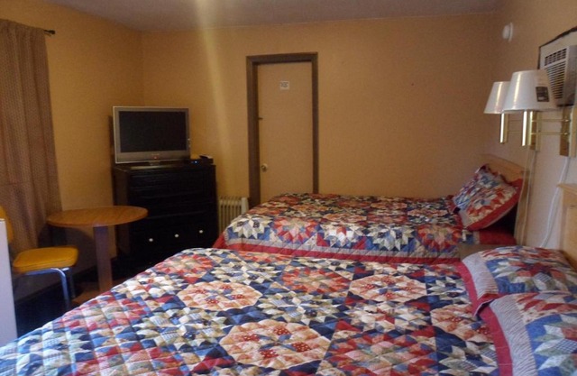 Pillow Talk Motel