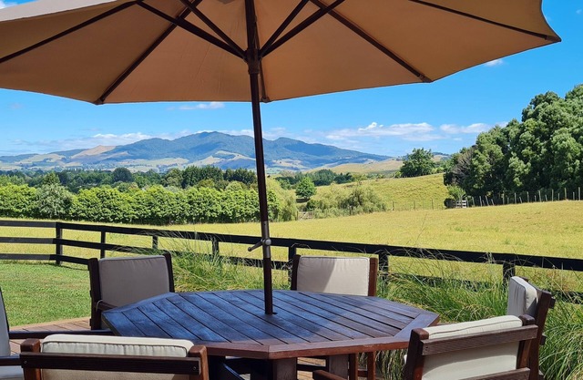 Pincots Cottage, Karapiro - Mountain Farm View