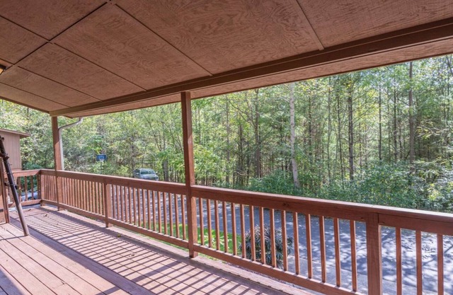 Pine Forest at Springdale: Resort Home with Golf and Pool Access!