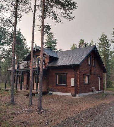 Pine Forest Hideout - Villa Tapiontytär