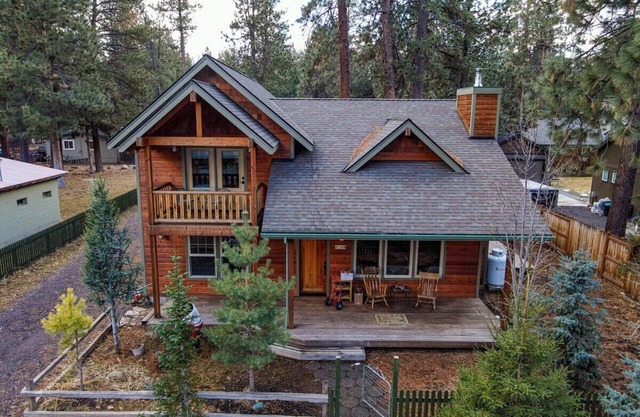 Pine Grove Home in Sisters