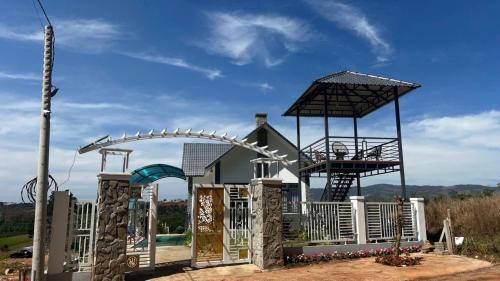 Pine Hill Villa 01