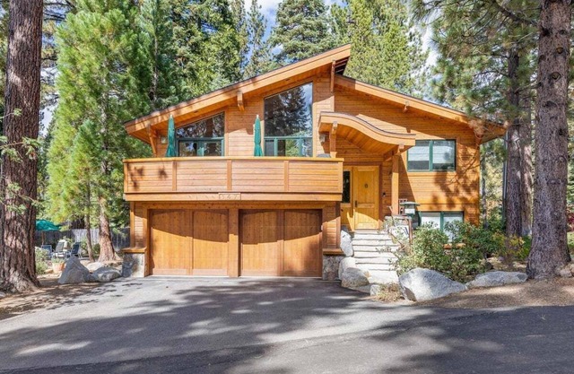 Pine Hollow Lodge in Dollar Point