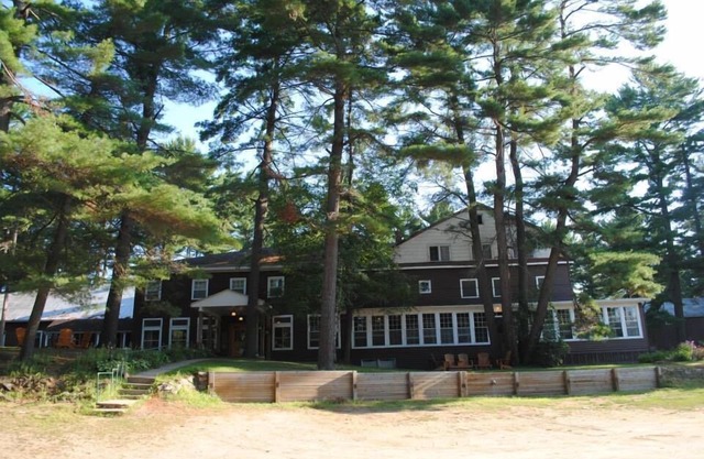 Pine Lodge