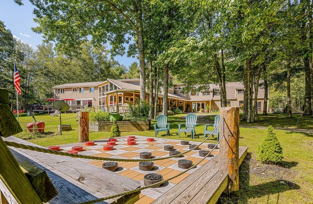 PINE LODGE NORTHPORT MAINEnFAMILY REUNIONS, WEDDING,RETREATnACADIA BAR HARBOR