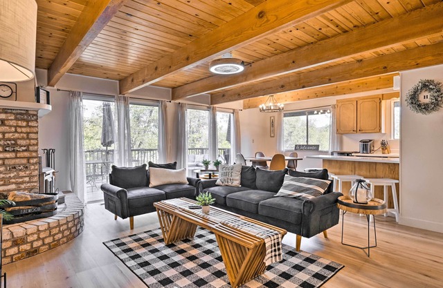 Pine Mountain Lake Cabin w/Grill!