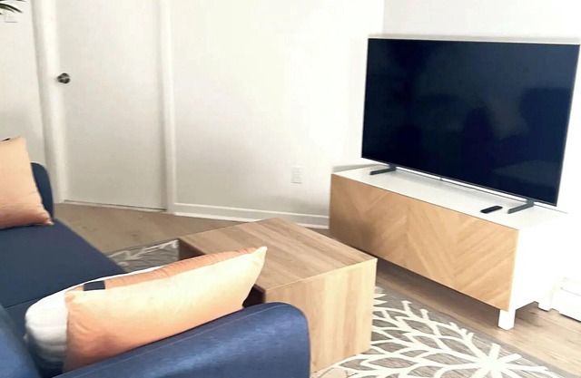 Pine Retreat: Private 2Br Unit with Patio & Fireplace (Free Parking)