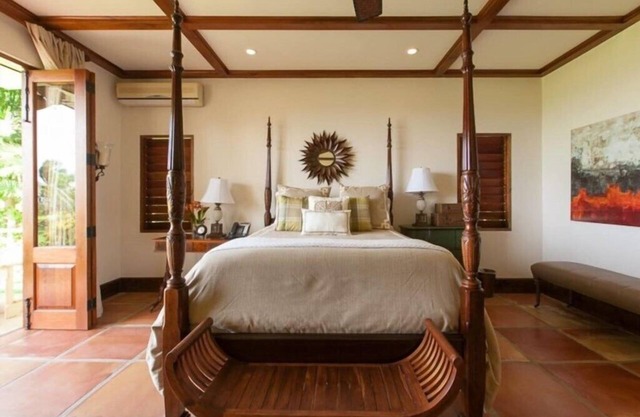 Pineapple House - A Tryall Club Retreat