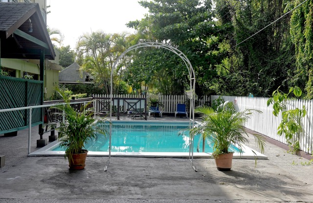Pineapple Suites