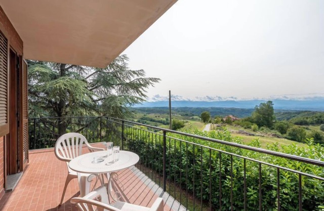 Pinetina by Interhome