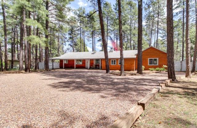 Pinetop-Lakeside Cabin, Walk to Woodland Lake Park
