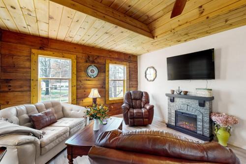 Piney Hollow - Unit B