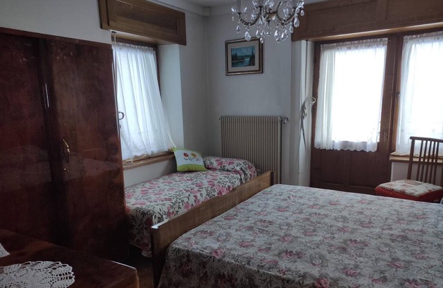 'Pini' Room with Mountain View and Balcony
