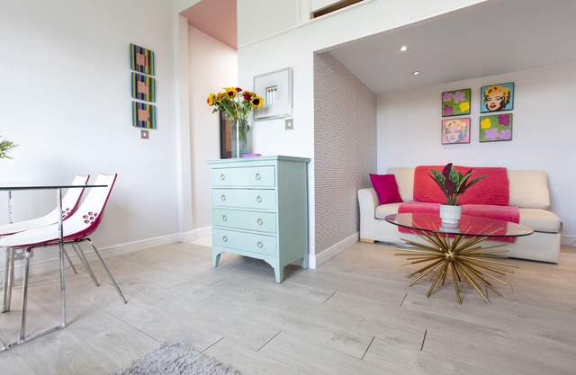 PINK PALACE STUDIO in Central London- a studio but a LARGE MODERN Studio