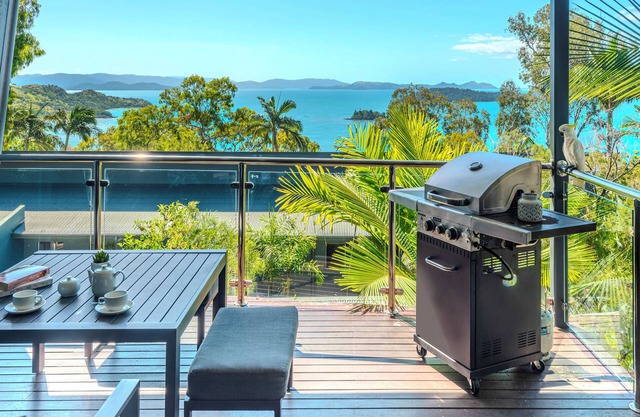 Pinnacle 3, Seaview Apartment on Hamilton Island