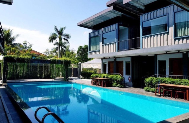 PINTARMAN FAMILY SUITES @ MIRI LUAK BAY